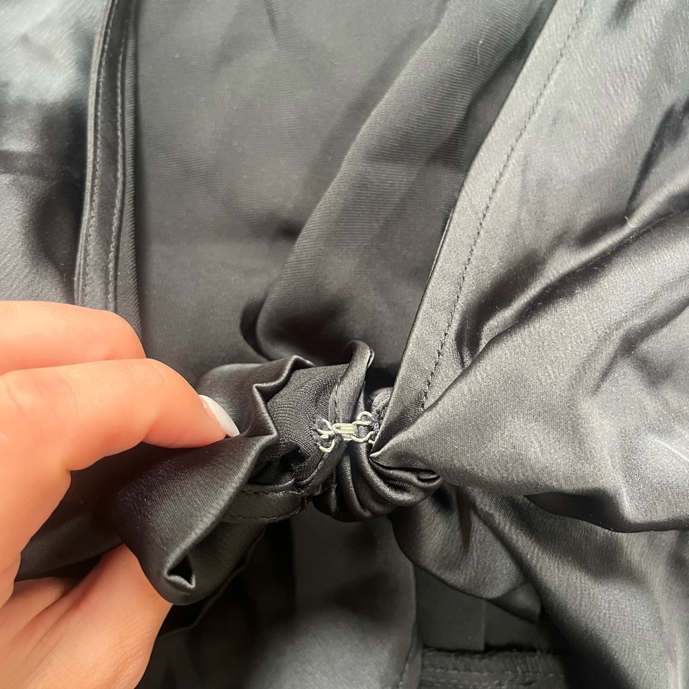 Wild and Fable Balck Satin Tie Front Crop Top